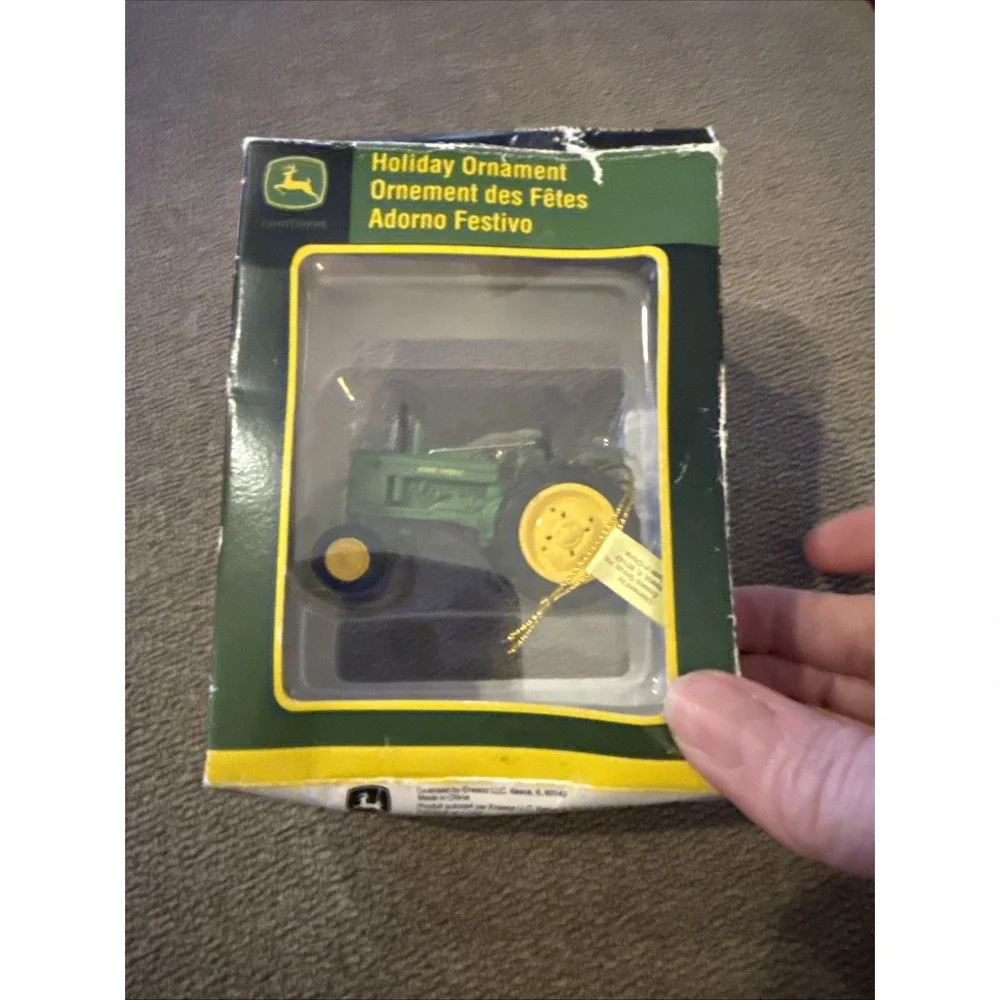 John Deere box has